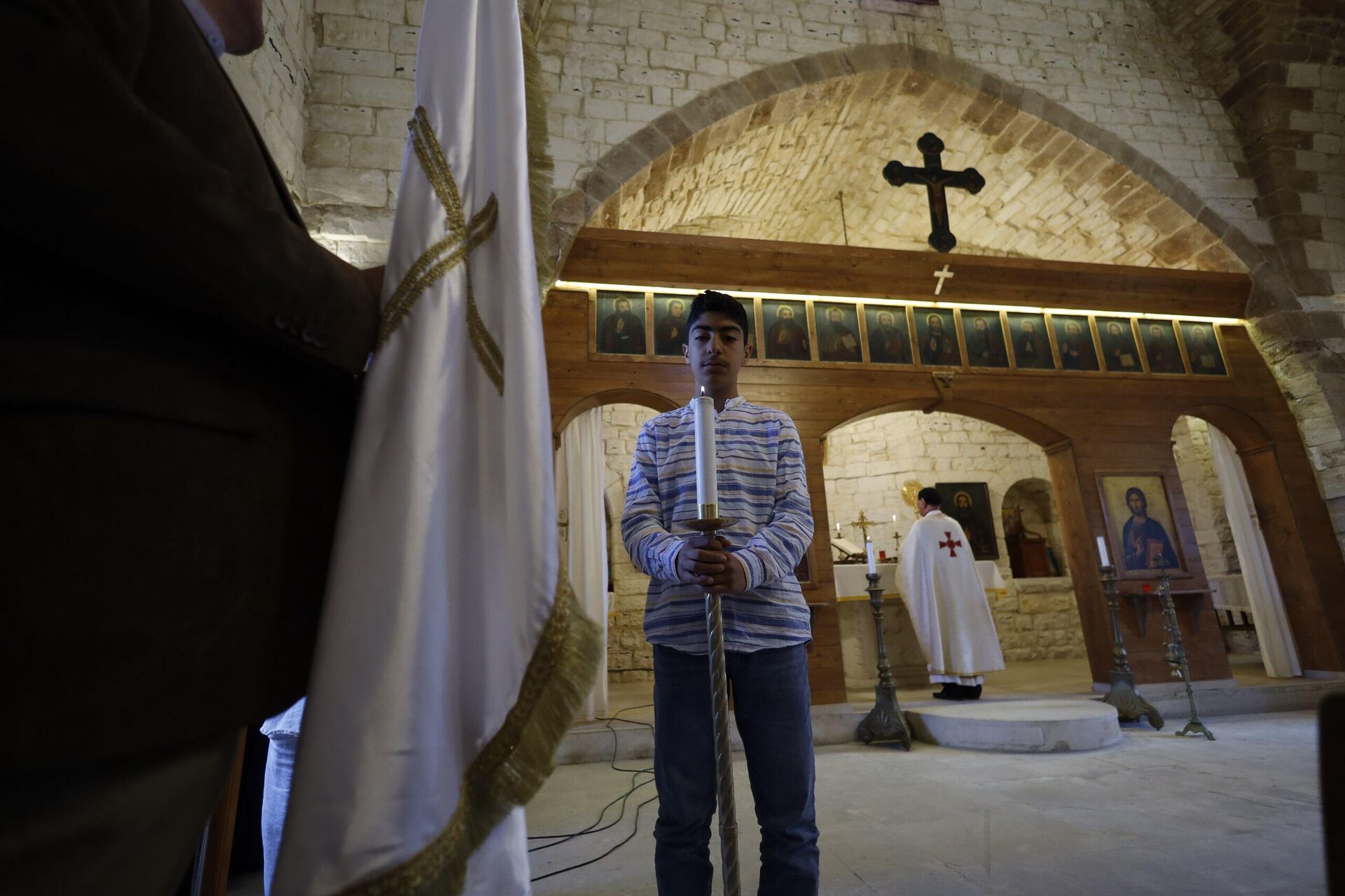 رغم مشاهد الدمار التي خلفتها الحرب في جنوب لبنان.. إحياء أحد الشعانين ببلدة علما الشعب رغم مشاهد الدمار التي خلفتها الحرب في جنوب لبنان.. إحياء أحد الشعانين ببلدة علما الشعب - سبوتنيك عربي, 1920, 13.04.2025