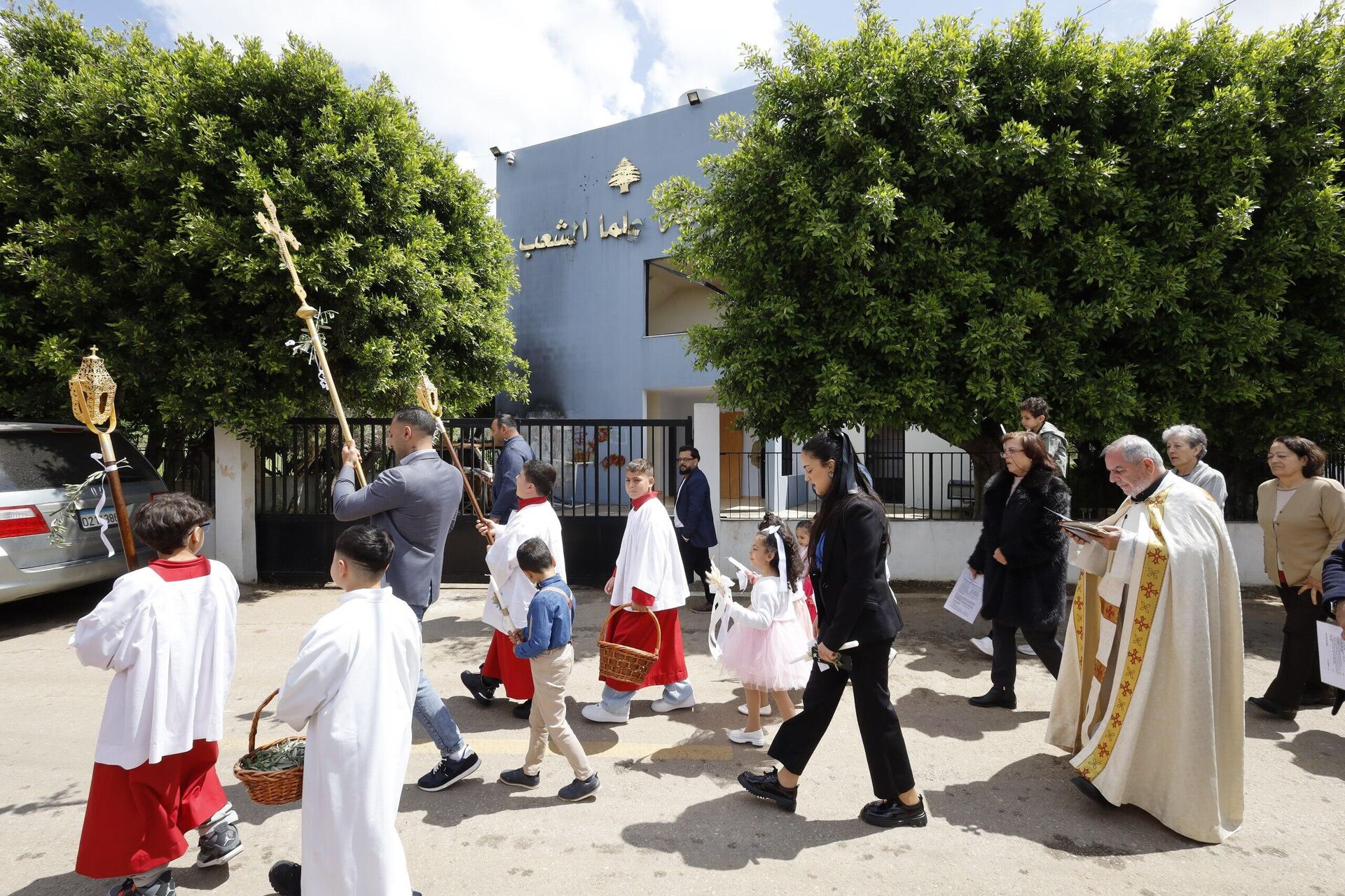 رغم مشاهد الدمار التي خلفتها الحرب في جنوب لبنان.. إحياء أحد الشعانين ببلدة علما الشعب رغم مشاهد الدمار التي خلفتها الحرب في جنوب لبنان.. إحياء أحد الشعانين ببلدة علما الشعب - سبوتنيك عربي, 1920, 13.04.2025