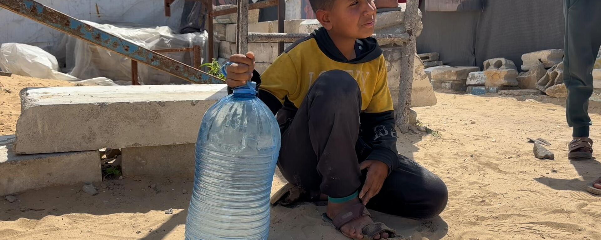 تفاقم أزمة المياه في قطاع غزة تعمق معاناة السكان  - سبوتنيك عربي, 1920, 29.08.2025