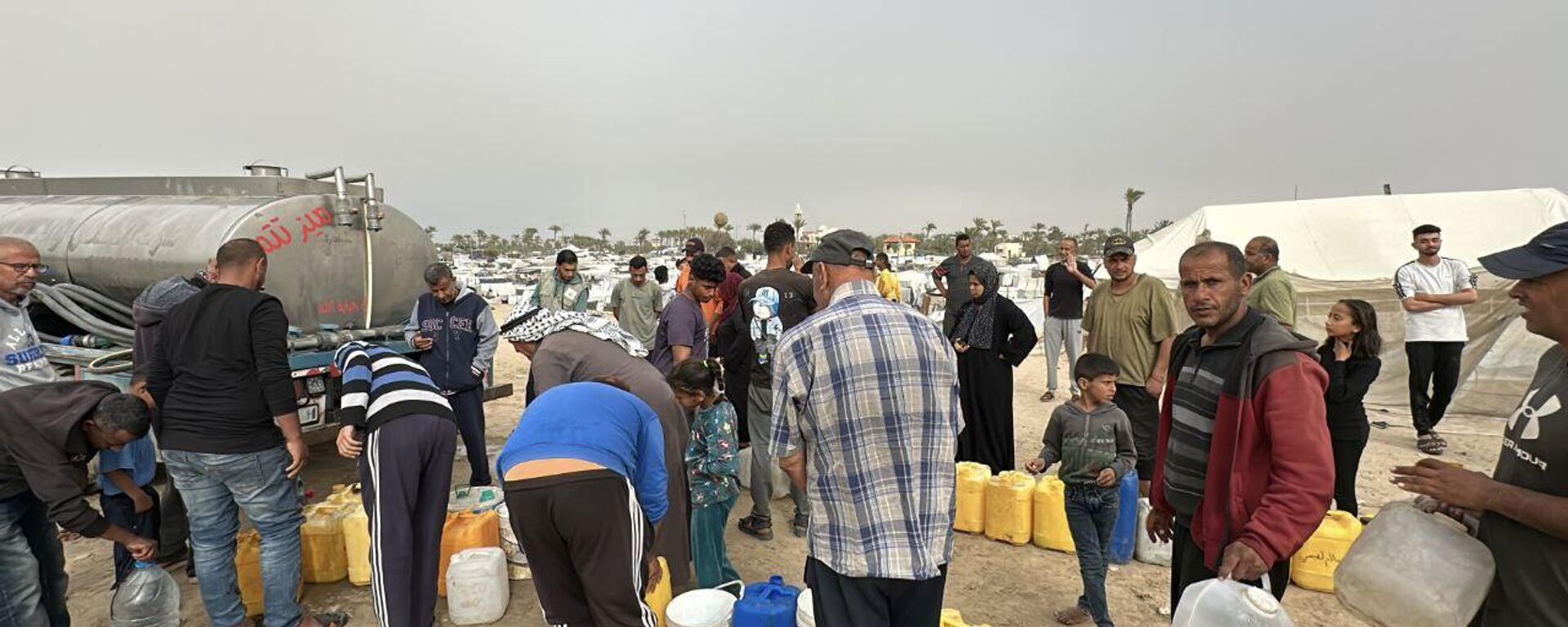 تفاقم أزمة المياه في قطاع غزة يعمق معاناة السكان  - سبوتنيك عربي, 1920, 16.04.2025
