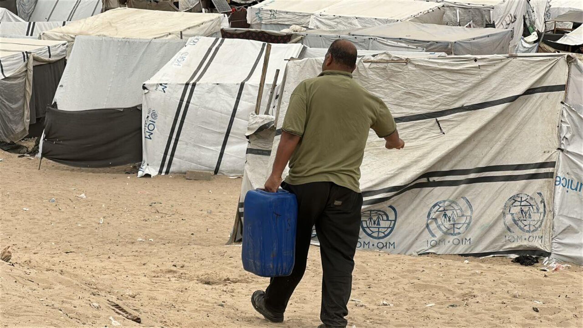 تفاقم أزمة المياه في قطاع غزة تعمق معاناة السكان تفاقم أزمة المياه في قطاع غزة تعمق معاناة السكان - سبوتنيك عربي, 1920, 15.04.2025