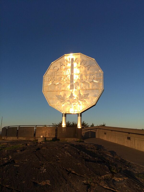 أكبر نصب تذكاري لعملة معدنية "عملة النيكل الكبيرة" في كندا. - سبوتنيك عربي