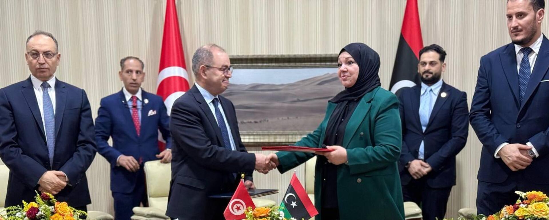 اجتماع اللجنة القنصلية المشتركة بين دولة ليبيا والجمهورية التونسية - سبوتنيك عربي, 1920, 17.04.2025