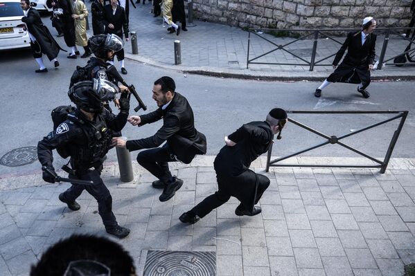 الشرطة الإسرائيلية تفض مظاهرة لليهود المتشددين في القدس - سبوتنيك عربي