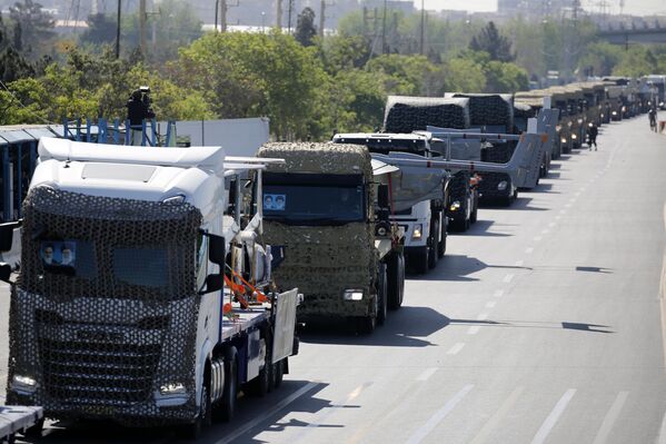 صورة نظهر عرض عربات عسكرية. - سبوتنيك عربي