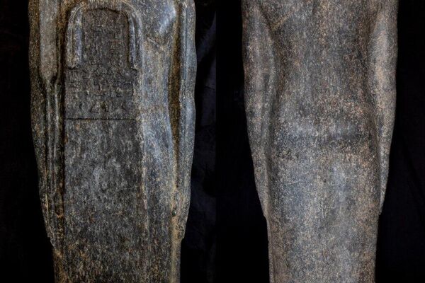 تماثيل ملكية في سقارة بمصر تماثيل ملكية في سقارة بمصر - سبوتنيك عربي