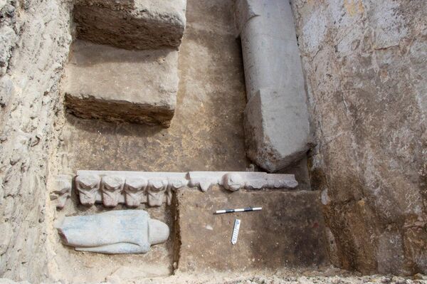 تماثيل ملكية في سقارة بمصر تماثيل ملكية في سقارة بمصر - سبوتنيك عربي