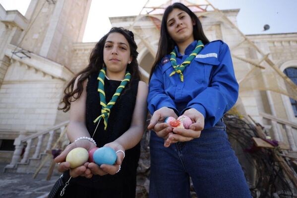 وأسهم في عودة عدد كبير من سكانها، بمن فيهم من مغتربين قدموا خصيصًا للاحتفال بالفصح بين أهلهم. - سبوتنيك عربي