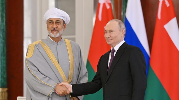 الرئيس فلاديمير بوتين يلتقي سلطان عمان هيثم بن طارق آل سعيد - سبوتنيك عربي