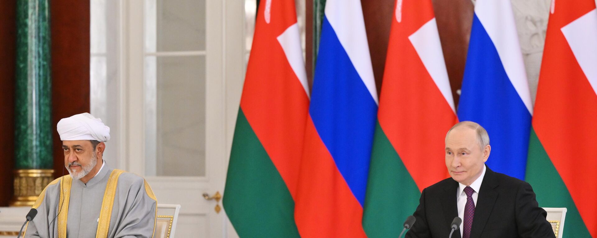 الرئيس فلاديمير بوتين يلتقي بسلطان عُمان هيثم بن طارق آل سعيد - سبوتنيك عربي, 1920, 22.04.2025