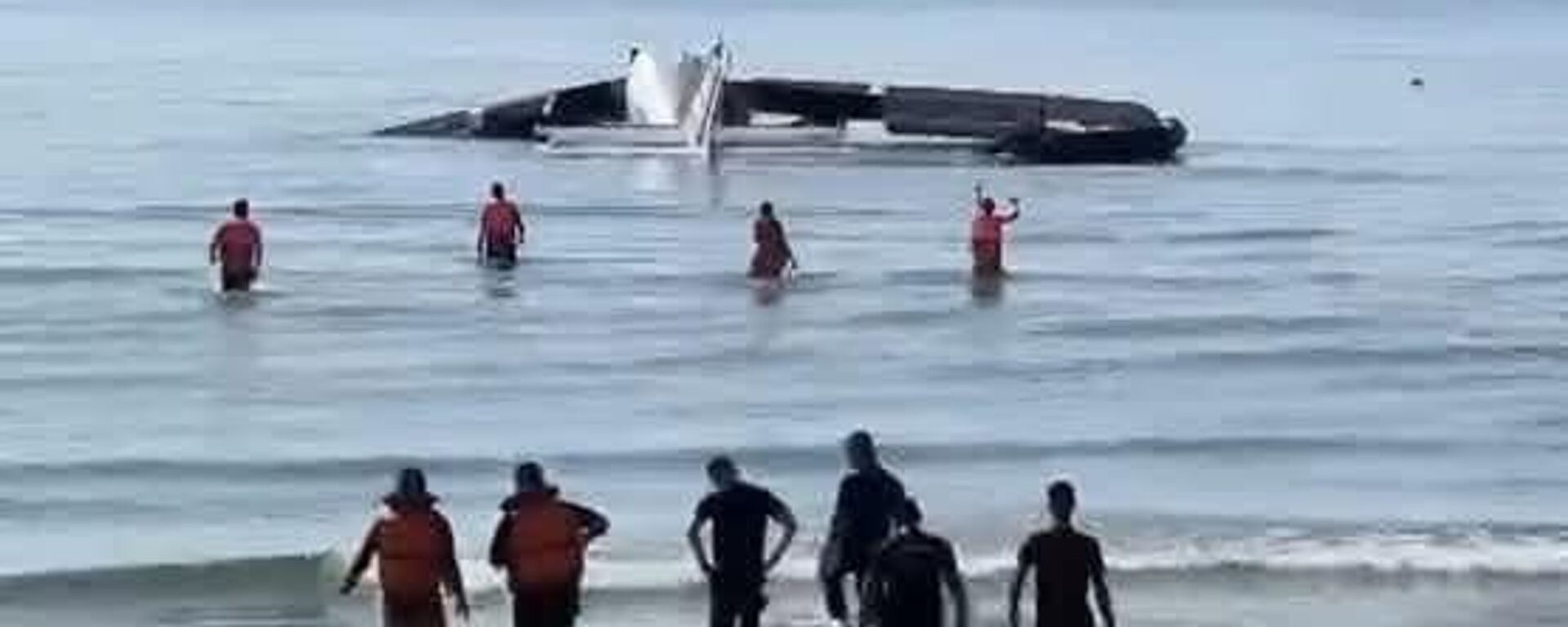 تحطمت طائرة شرطة أثناء تدريب على القفز المظلي في هوا هين في تايلند، ما أسفر عن مقتل جميع الضباط الستة
 - سبوتنيك عربي, 1920, 25.04.2025