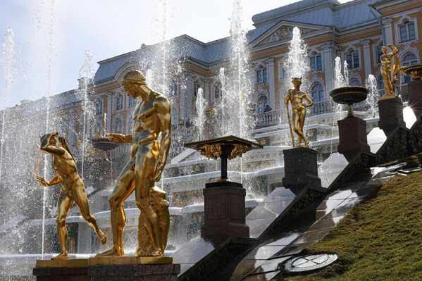 نافورات متحف "بيترهوف" في سانت بطرسبورغ. - سبوتنيك عربي
