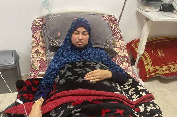 صور تظهر مرضى السرطان في إحدى مستشفيات قطاع غزة صور تظهر مرضى السرطان في إحدى مستشفيات قطاع غزة - سبوتنيك عربي