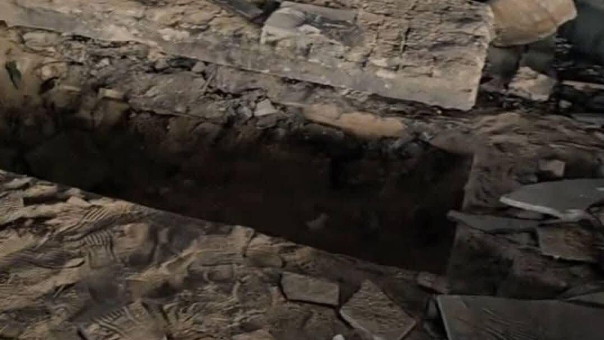 نبش قبر حافظ الأسد... ونقل رفاته إلى مكان مجهول نبش قبر حافظ الأسد... ونقل رفاته إلى مكان مجهول - سبوتنيك عربي, 1920, 28.04.2025