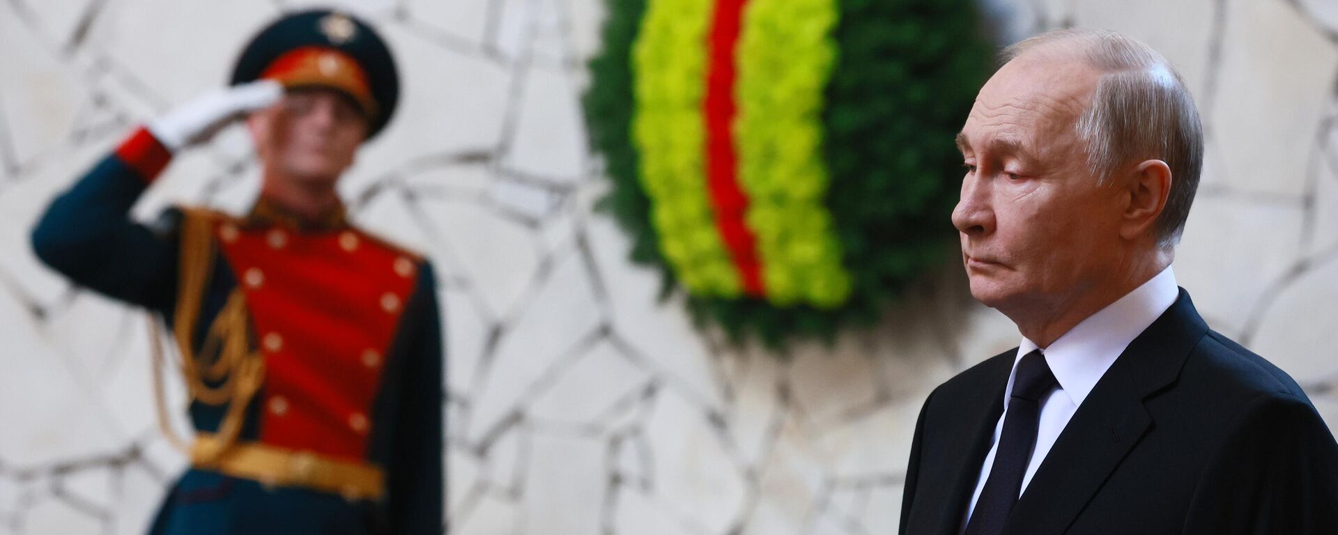 الرئيسان الروسي والبيلاروسي فلاديمير بوتن والكسندر لوكاشينكو يزوران المجمع التذكاري لأبطال معركة ستالينغراد - سبوتنيك عربي, 1920, 30.04.2025