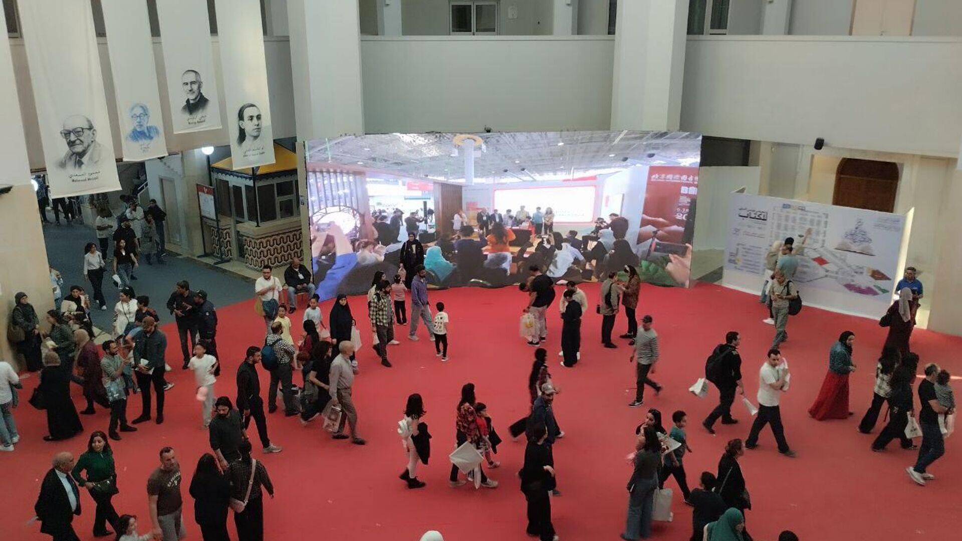 إقبال واسع على معرض تونس الدولي للكتاب في دورته الـ39 إقبال واسع على معرض تونس الدولي للكتاب في دورته الـ39 - سبوتنيك عربي, 1920, 02.05.2025