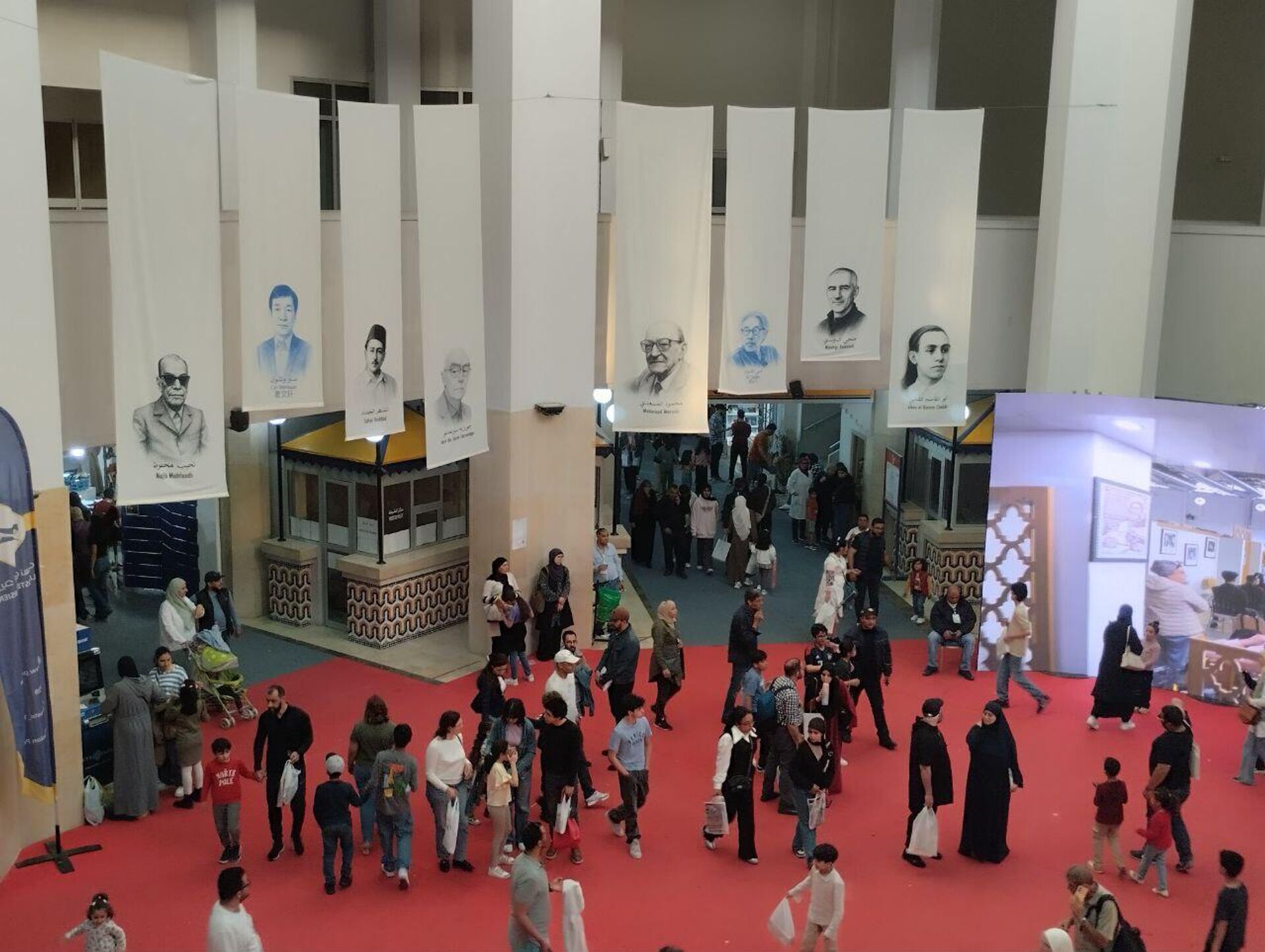 إقبال واسع على معرض تونس الدولي للكتاب في دورته الـ39 إقبال واسع على معرض تونس الدولي للكتاب في دورته الـ39 - سبوتنيك عربي, 1920, 02.05.2025