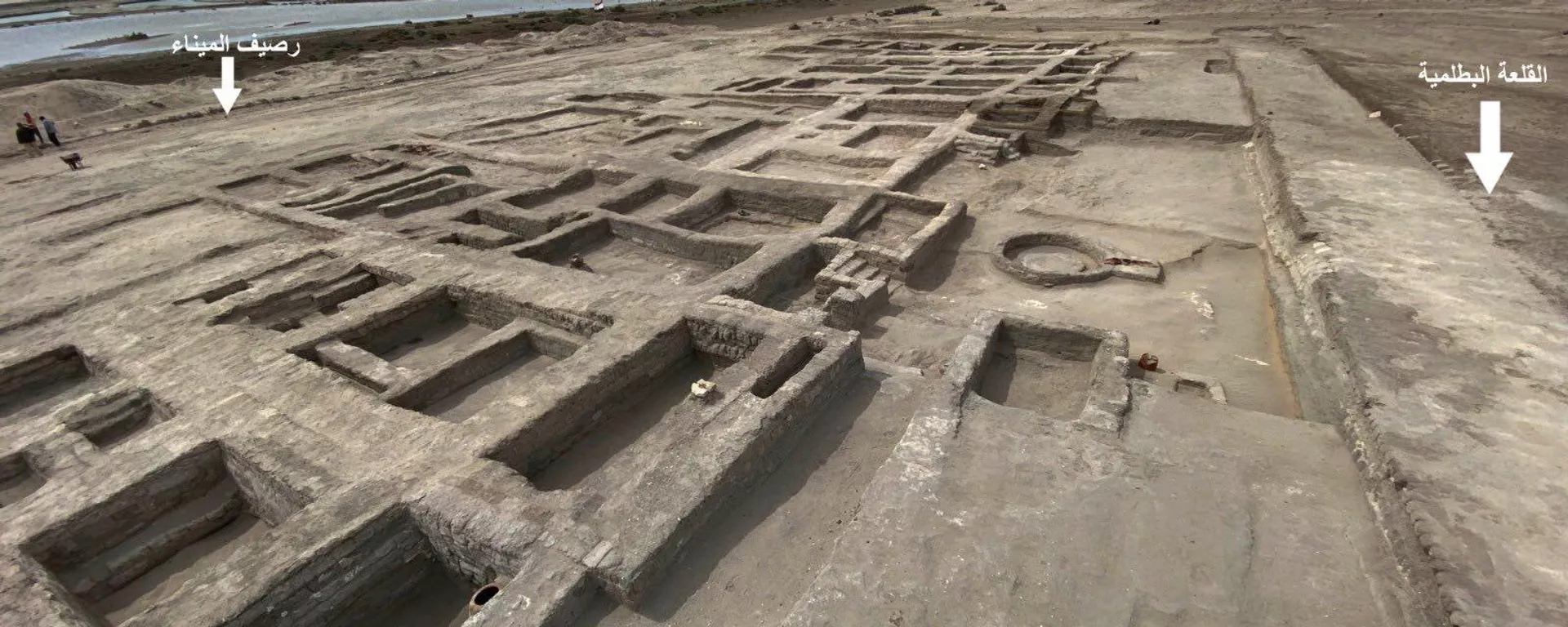 ⁠مصر.. العثور على بقايا تحصينات عسكرية ووحدات سكنية للجنود وخندق يشير إلى إمكانية وجود قلعة أخري بالمنطقة - سبوتنيك عربي, 1920, 03.05.2025