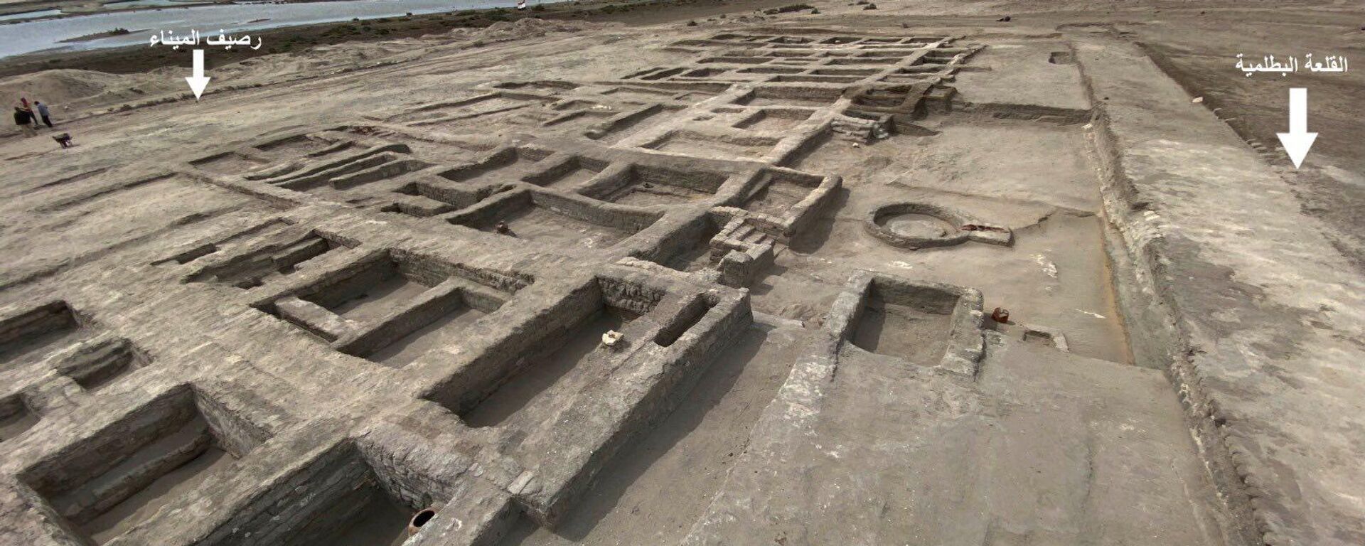 ⁠مصر.. العثور على بقايا تحصينات عسكرية ووحدات سكنية للجنود وخندق يشير إلى إمكانية وجود قلعة أخري بالمنطقة - سبوتنيك عربي, 1920, 03.05.2025