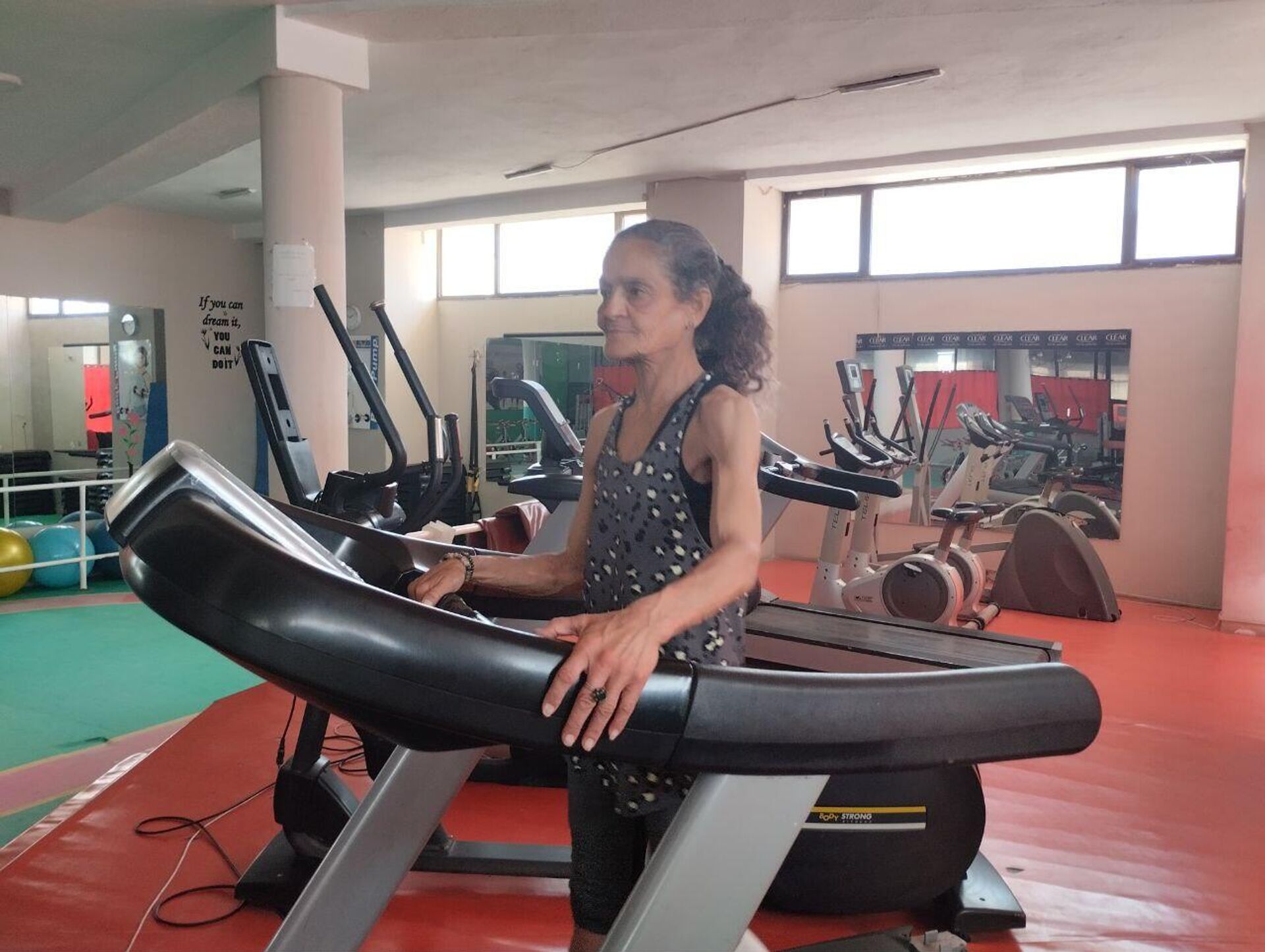 التونسية لطيفة.. عاشقة الرياضة التي رفضت أن تهزمها السنوات - سبوتنيك عربي, 1920, 04.05.2025