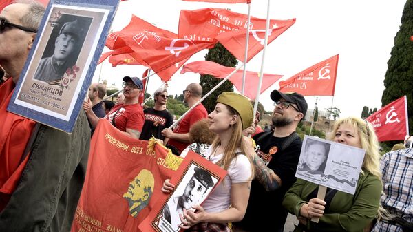 Участники акции Бессмертный полк в Риме - سبوتنيك عربي