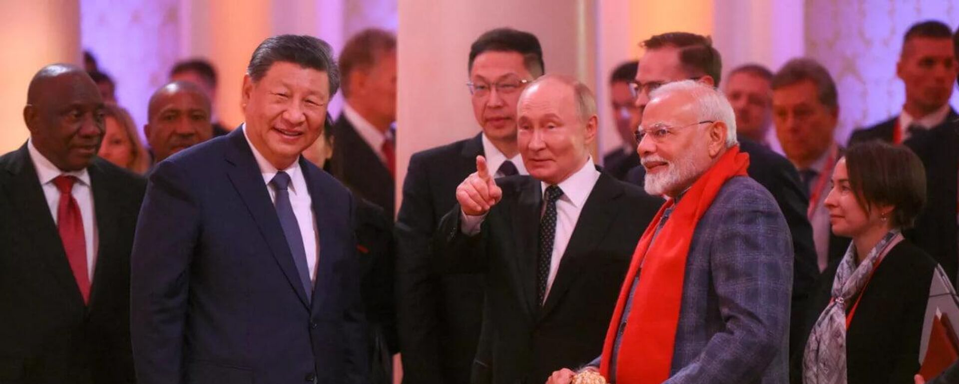 قمة بريكس السادسة عشرة، الرئيس الصيني، شي جين بينغ، والرئيس الروسي، فلاديمير بوتن، ورئيس وزراء الهند
 وناريندرا مودي - سبوتنيك عربي, 1920, 06.07.2025