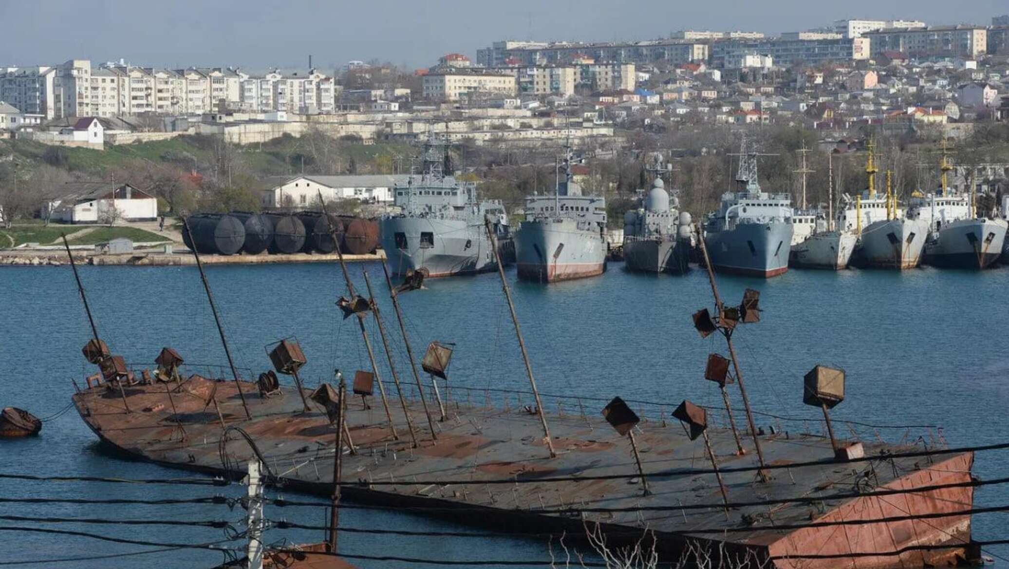 طائرات مسيرة تدمر قاربا مسيرا أوكرانيا قبالة ساحل القرم- الدفاع الروسية