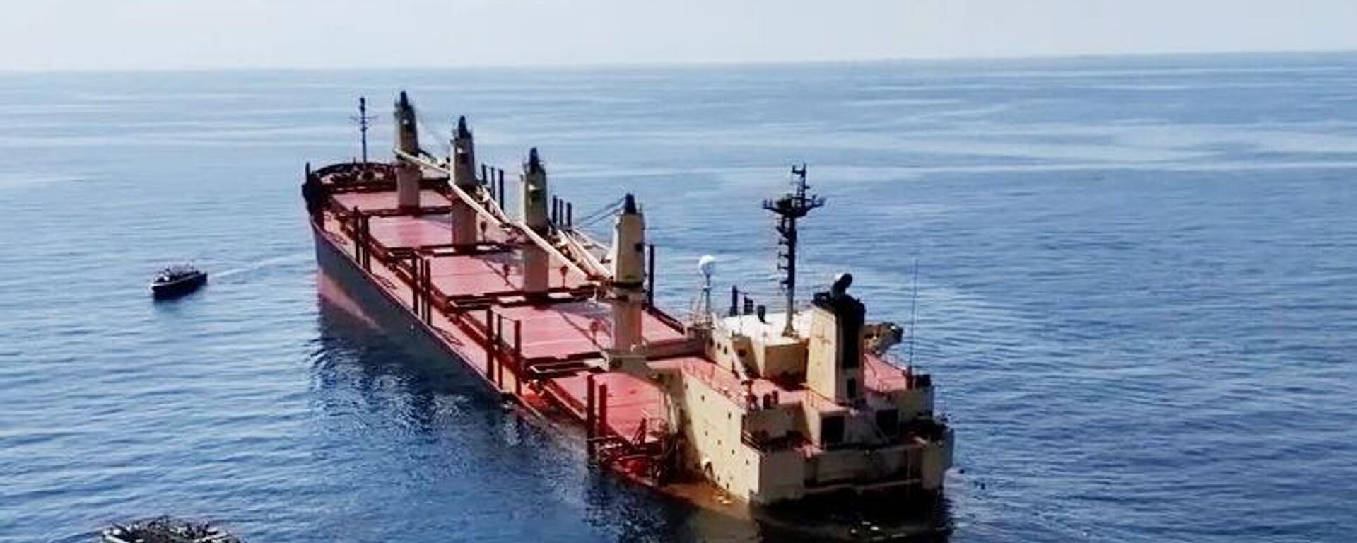 سفينة شحن بريطانية تتعرّض لهجوم من قبل أنصار الله في اليمن في البحر الأحمر - سبوتنيك عربي, 1920, 07.05.2025