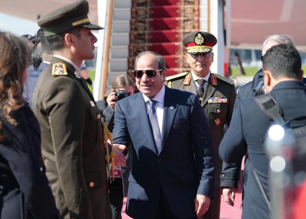 وصول رئيس جمهورية مصر العربية عبد الفتاح السيسي، إلى العاصمة الروسية موسكو، للمشاركة في الاحتفال بالذكرى الثمانين للنصر على النازية وصول رئيس جمهورية مصر العربية عبد الفتاح السيسي، إلى العاصمة الروسية موسكو، للمشاركة في الاحتفال بالذكرى الثمانين للنصر على النازية - سبوتنيك عربي