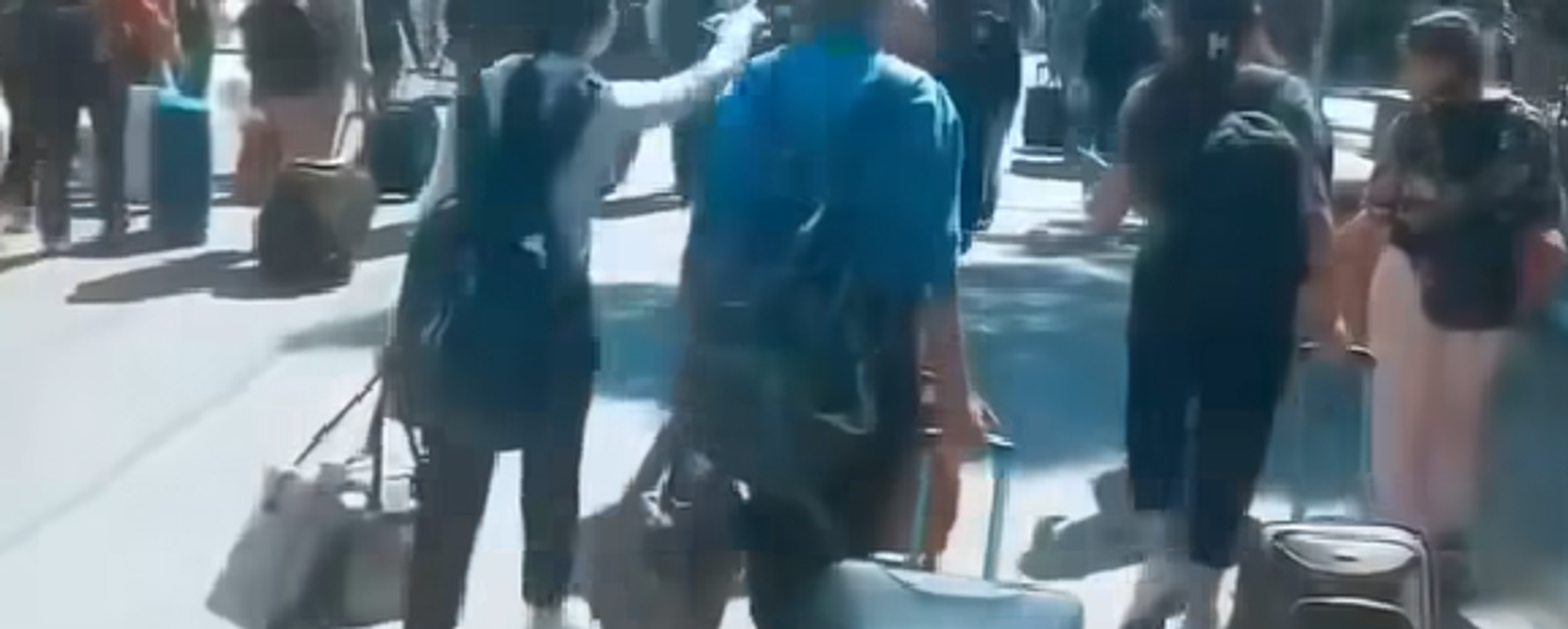 مغادرة طلاب من الطائفة الدرزية للسكن الجامعي الواقع على اتستراد المزة في دمشق - سبوتنيك عربي, 1920, 08.05.2025