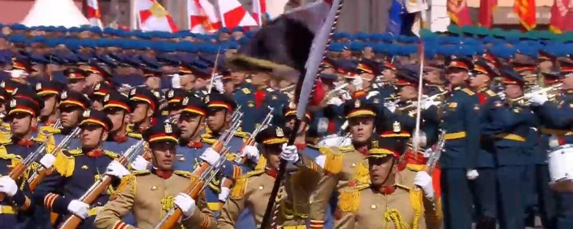 قوات الشرطة العسكرية التابعة للجيش المصري في العرض العسكري الذي أُقيم بالساحة الحمراء في موسكو، ضمن فعاليات الذكرى الـ80 للنصر. - سبوتنيك عربي, 1920, 09.05.2025