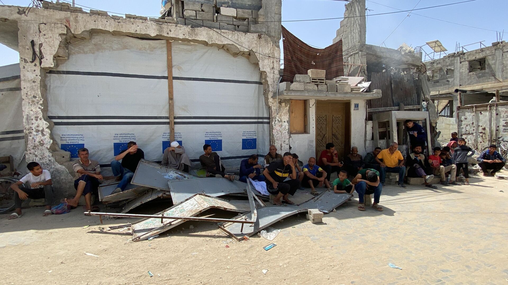 طحن البقوليات بدلا من الدقيق لصنع الخبز في غزة - سبوتنيك عربي, 1920, 13.05.2025