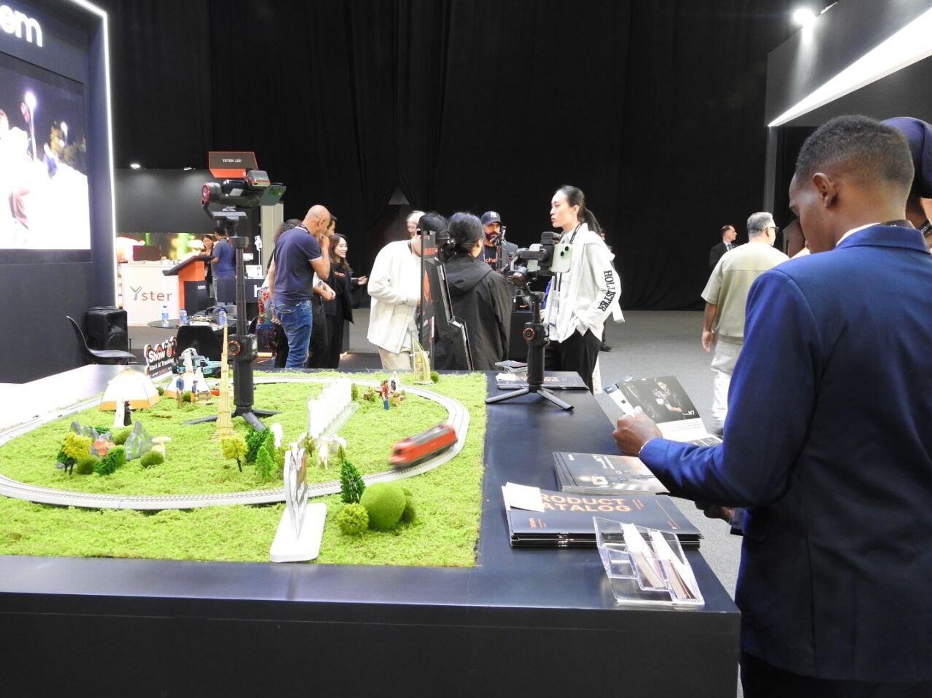 انطلاق فعاليات مؤتمر سات إكسبو الشرق الأوسط في دبي - سبوتنيك عربي, 1920, 13.05.2025