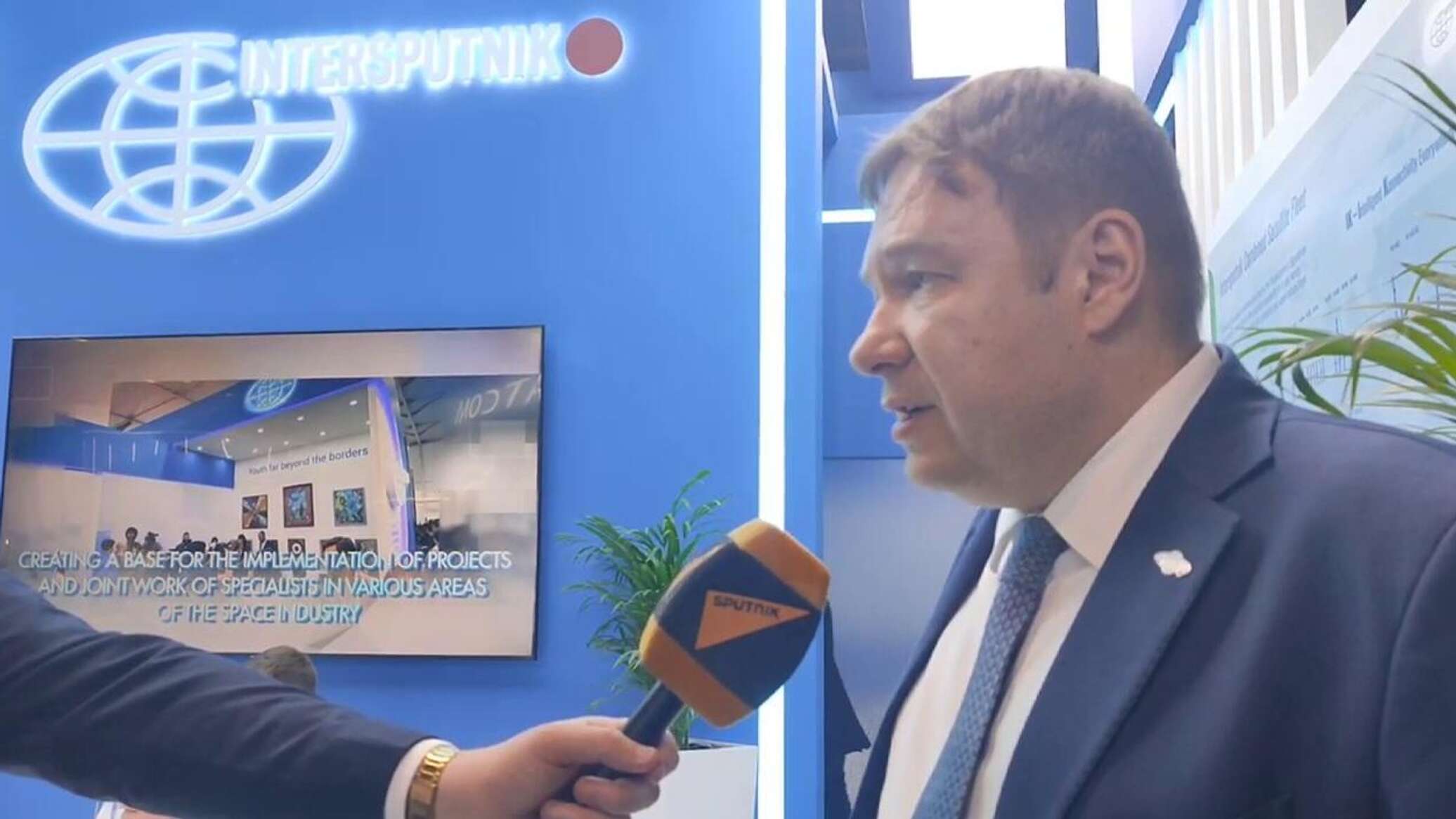 "إنترسبوتنيك": الأقمار الصناعية تقوم بدور حيوي لسد الفجوة الرقمية في الشرق الأوسط