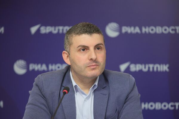 سبوتنيك تنظم ورشة عمل حول أساليب استثمار الذكاء الاصطناعي في مجال الإعلام بمشاركة عدد من الصحفيين العرب  - سبوتنيك عربي