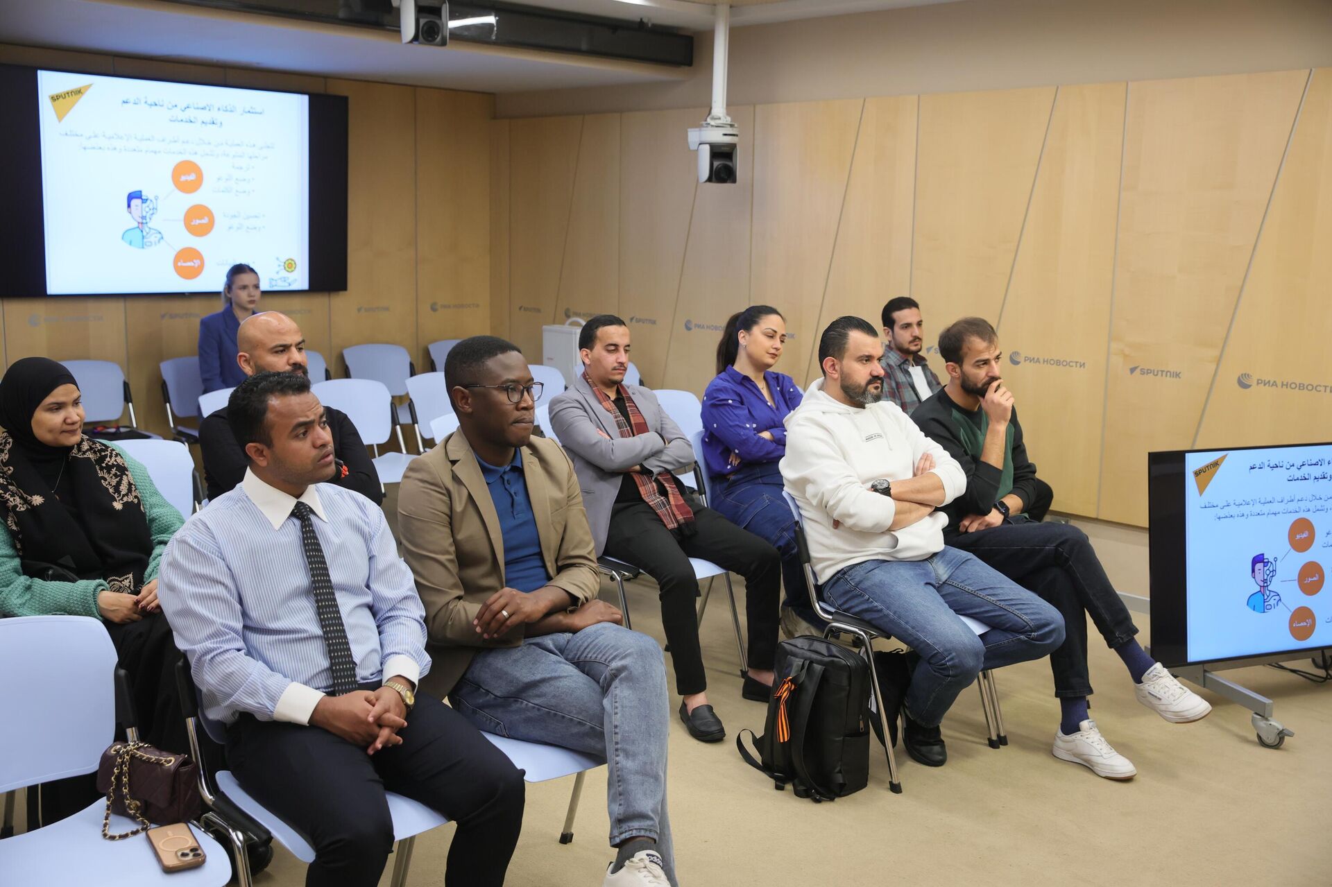 سبوتنيك تنظم ورشة عمل حول أساليب استثمار الذكاء الاصطناعي في مجال الإعلام بمشاركة عدد من الصحفيين العرب  - سبوتنيك عربي, 1920, 14.05.2025