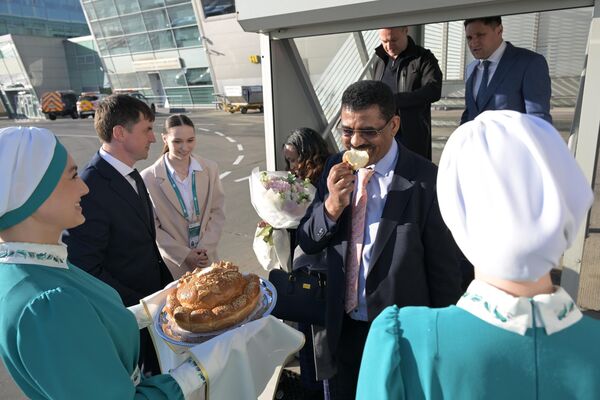 استقبال السفير فوق العادة والمفوض لجمهورية إثيوبيا الديمقراطية الاتحادية لدى روسيا الاتحادية، استقبال جينيت تيشومي جيرو. - سبوتنيك عربي