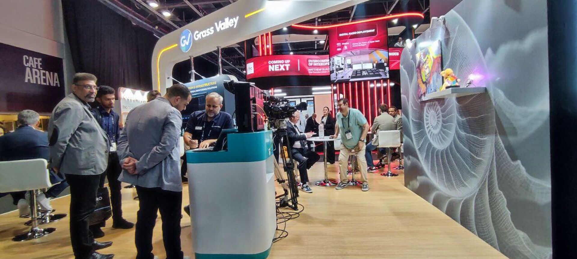  فعاليات مؤتمري سات إكسبو الشرق الأوسط وكابسات - سبوتنيك عربي, 1920, 15.05.2025