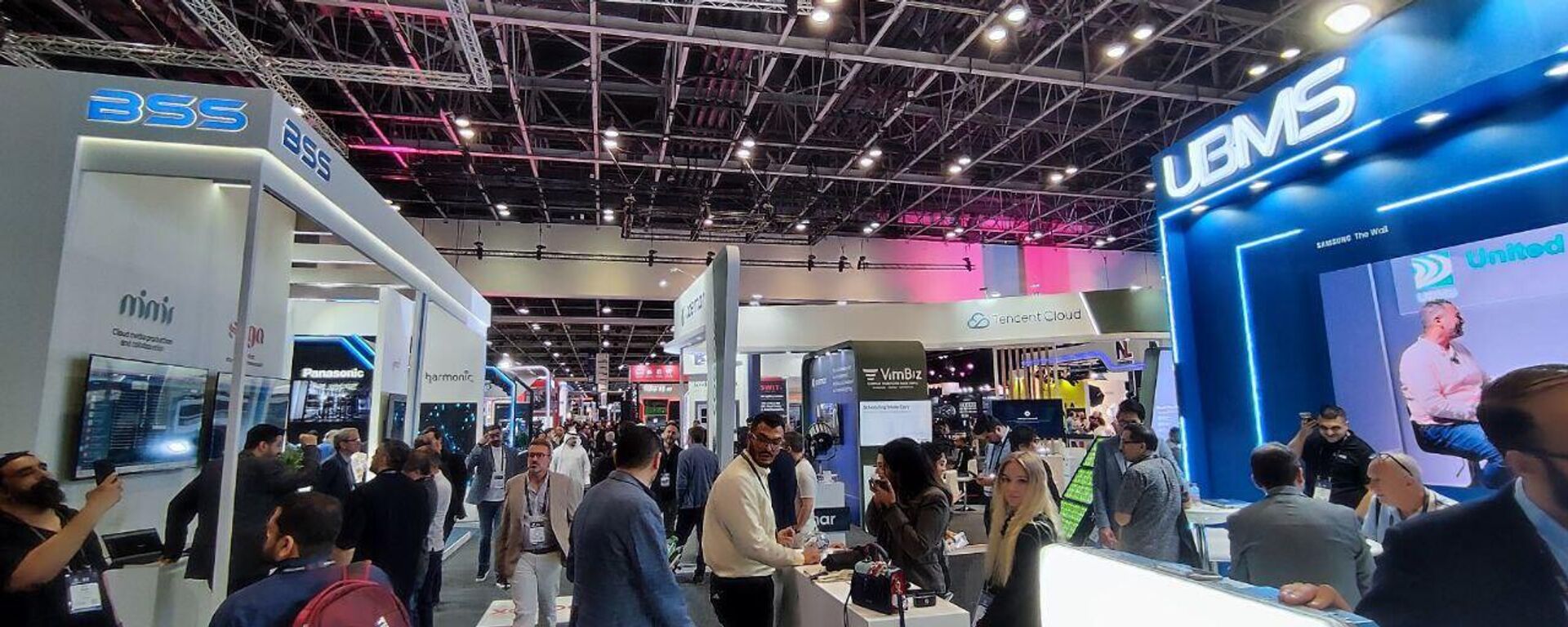  فعاليات مؤتمري سات إكسبو الشرق الأوسط وكابسات - سبوتنيك عربي, 1920, 15.05.2025