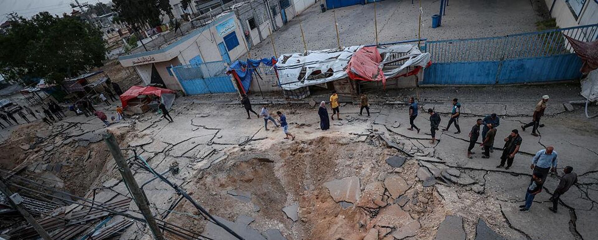 المستشف الأوروبي في غزة بعد قصف إسرائيلي استهدفه - سبوتنيك عربي, 1920, 15.05.2025