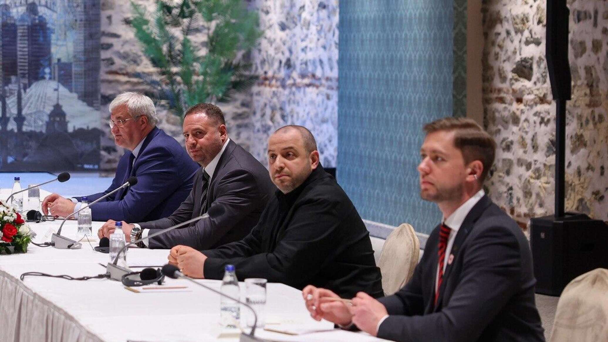 محلل سياسي: مفاوضات روسيا وأوكرانيا خطوة أولى لبناء الثقة بين الطرفين