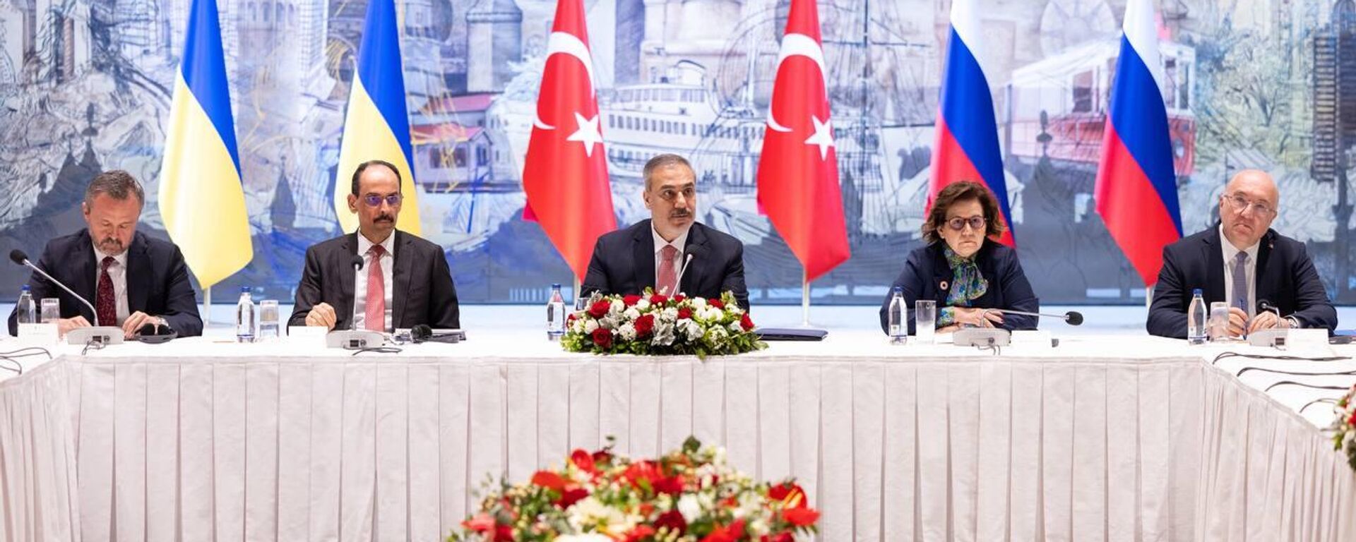 وزير الخارجية التركي هاكان فيدان، خلال افتتاح المفاوضات الروسية الأوكرانية في إسطنبول  - سبوتنيك عربي, 1920, 01.06.2025