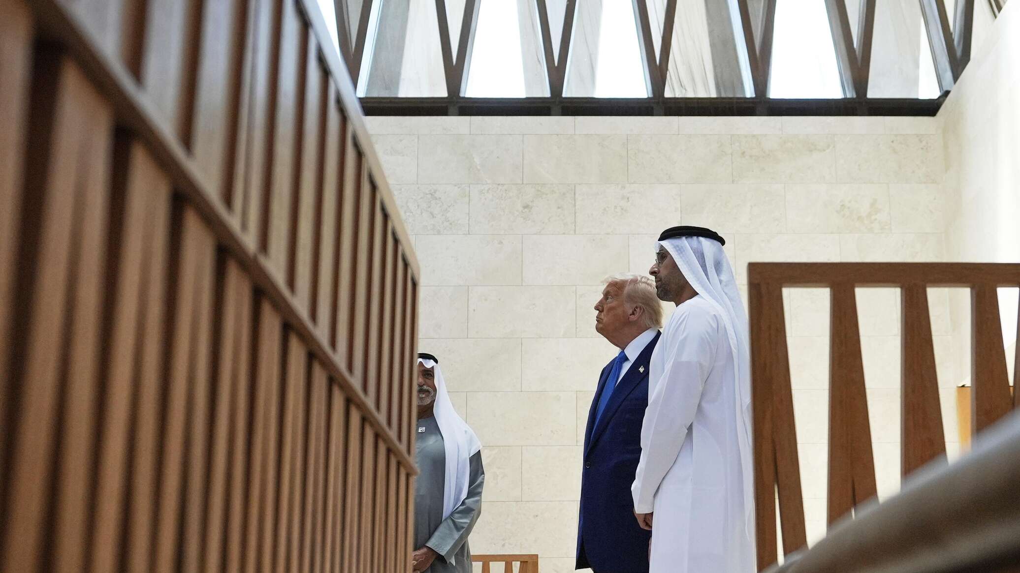 ترامب يزور كنيسا يهوديا خلال زيارته للإمارات... فيديو وصور