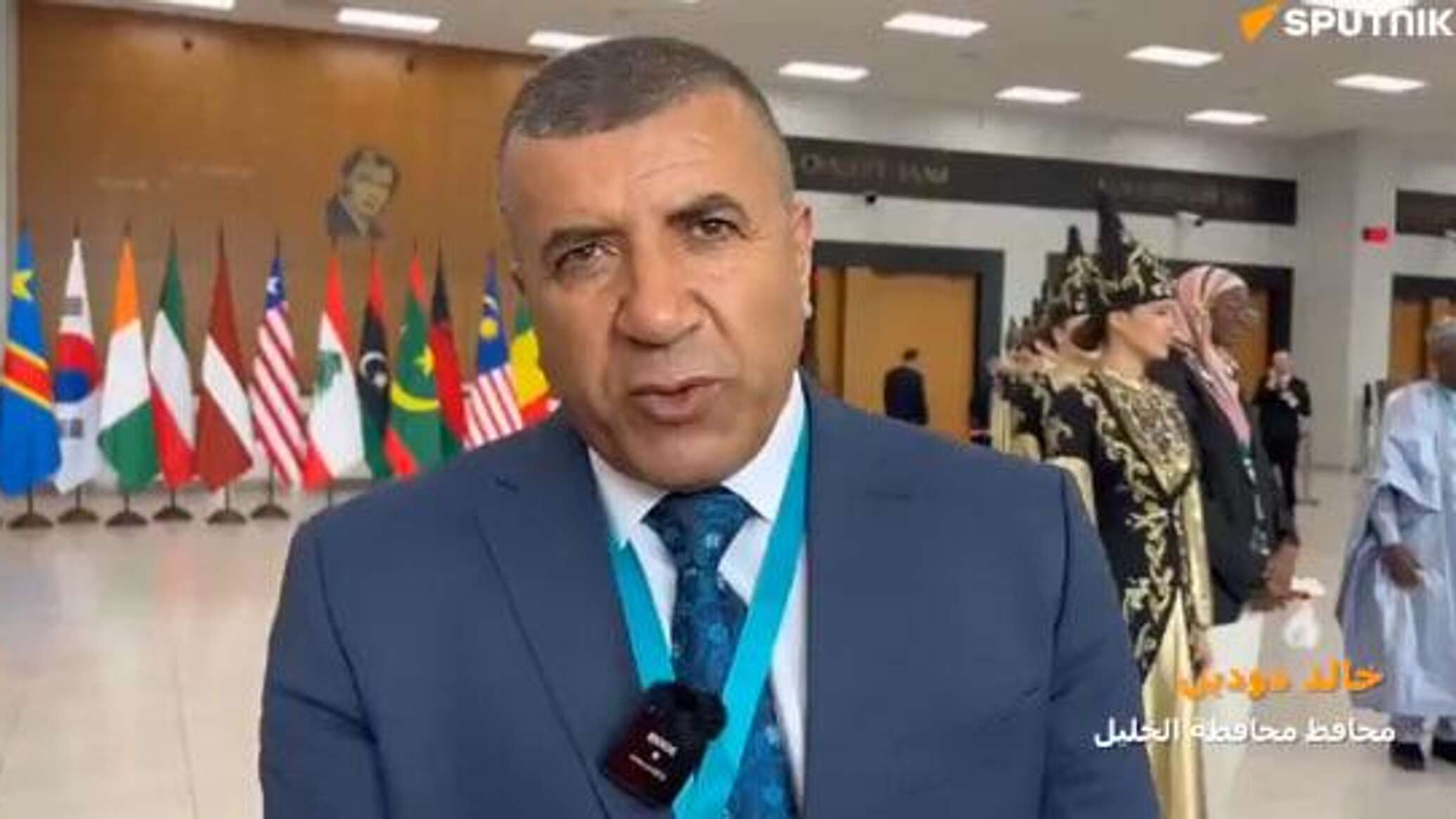محافظ الخليل: وجودنا في المحافل الدولية رسالة مفادها أن "فلسطين لن تموت"