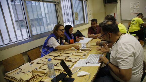 لبنان انطلاق الجولة الأخيرة من الانتخابات البلدية بمشاركة الرئيس عون لبنان انطلاق الجولة الأخيرة من الانتخابات البلدية بمشاركة الرئيس عون