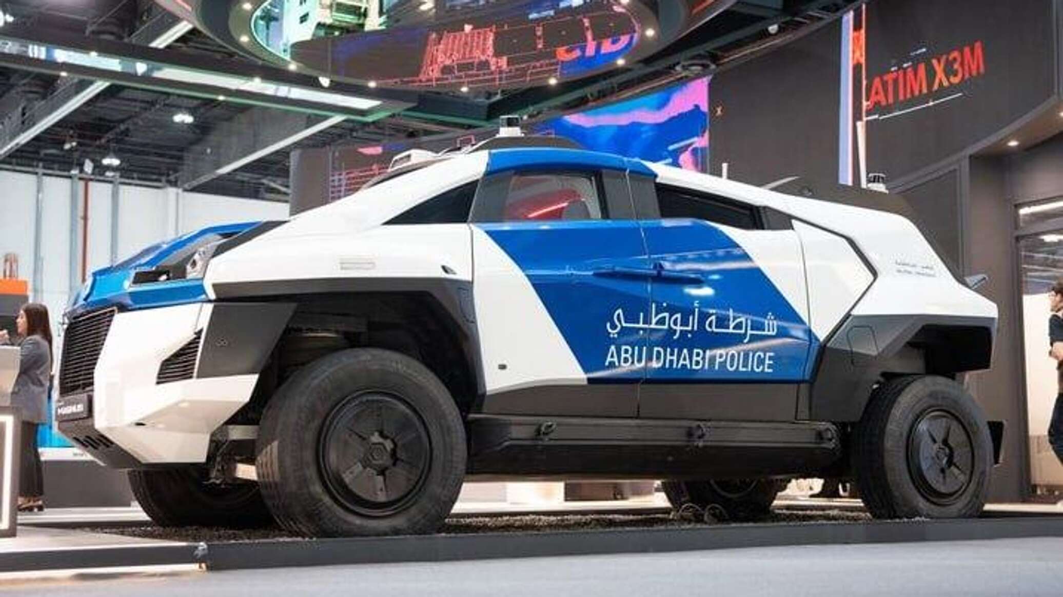 "ماغنوس"... الإمارات تكشف عن أول مركبة أمنية متطورة محلية الصنع