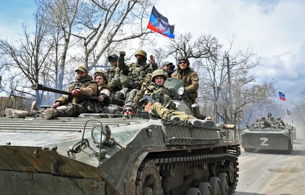 جنود يغادرون مدينة ماريوبول بعد تحريرها. - سبوتنيك عربي