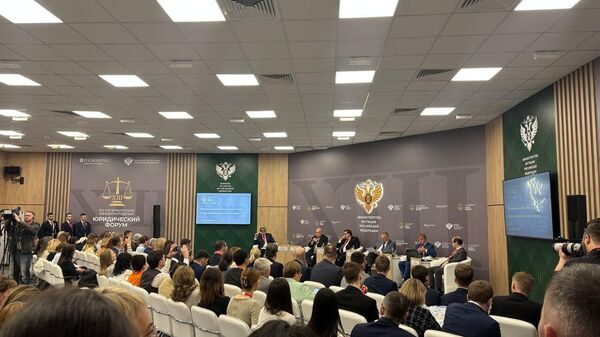 فعاليات اليوم الثاني للمنتدى القانوني الدولي المنعقد في مدينة بطرسبورغ - سبوتنيك عربي