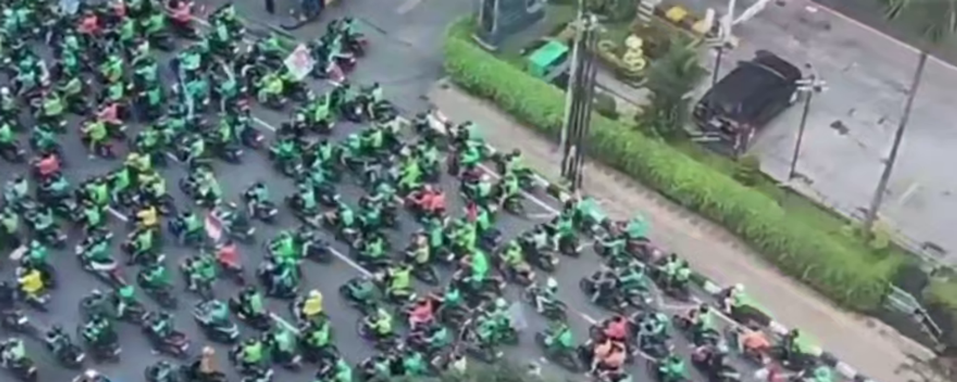 صورة لإضراب واسع لعمال توصيل الطلبات في إندونيسيا - سبوتنيك عربي, 1920, 20.05.2025