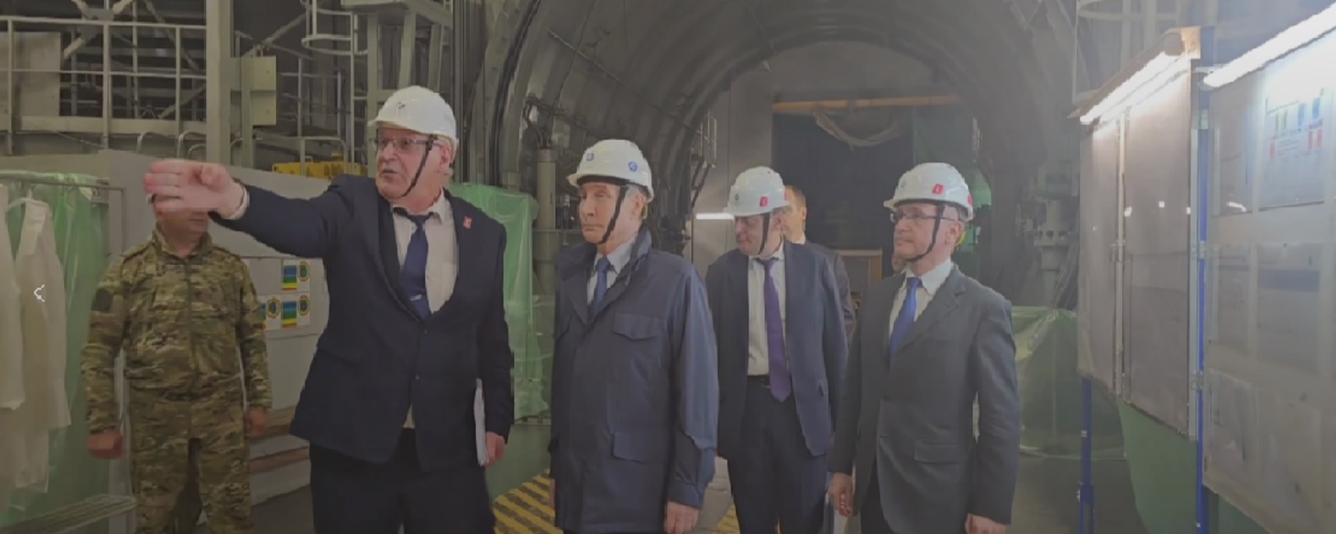 زيارة الرئيس الروسي فلاديمير بوتين لمحطة كورسك النووية - سبوتنيك عربي, 1920, 21.05.2025